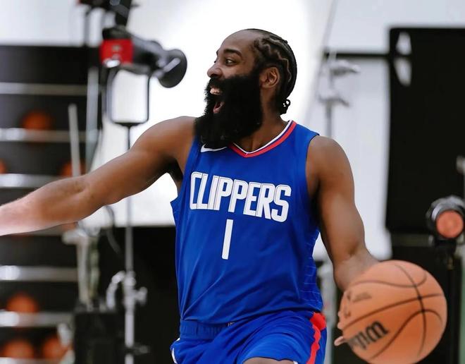 爱游戏体育app下载关于哈登迎来七赛季出色发挥，FPX观众热烈欢呼！的信息